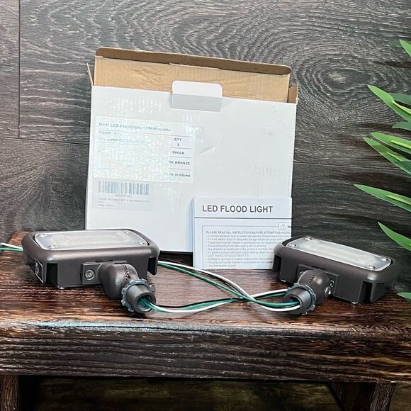 GKOLED 15W LED Floodlight, Outdoor Security, 1500 Lumens, 50W MH, 5000K Day Wht - Picture 8 of 16